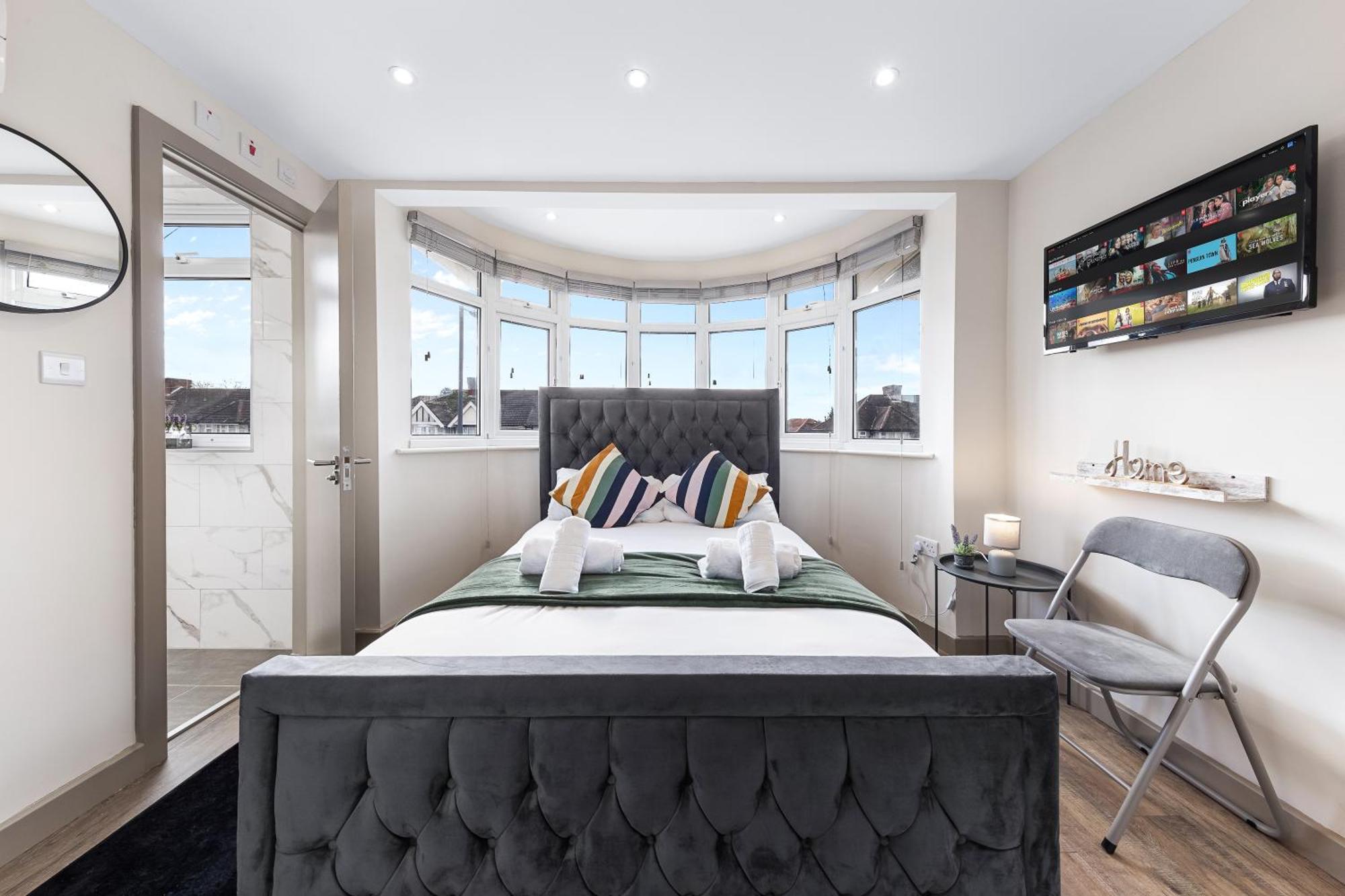 Serviced Ensuite Modern Studio - Sleeps 2 - Near Wembley Stadium - Good Transport Link To Central London - Harrow Ha3 Hatch End Ngoại thất bức ảnh