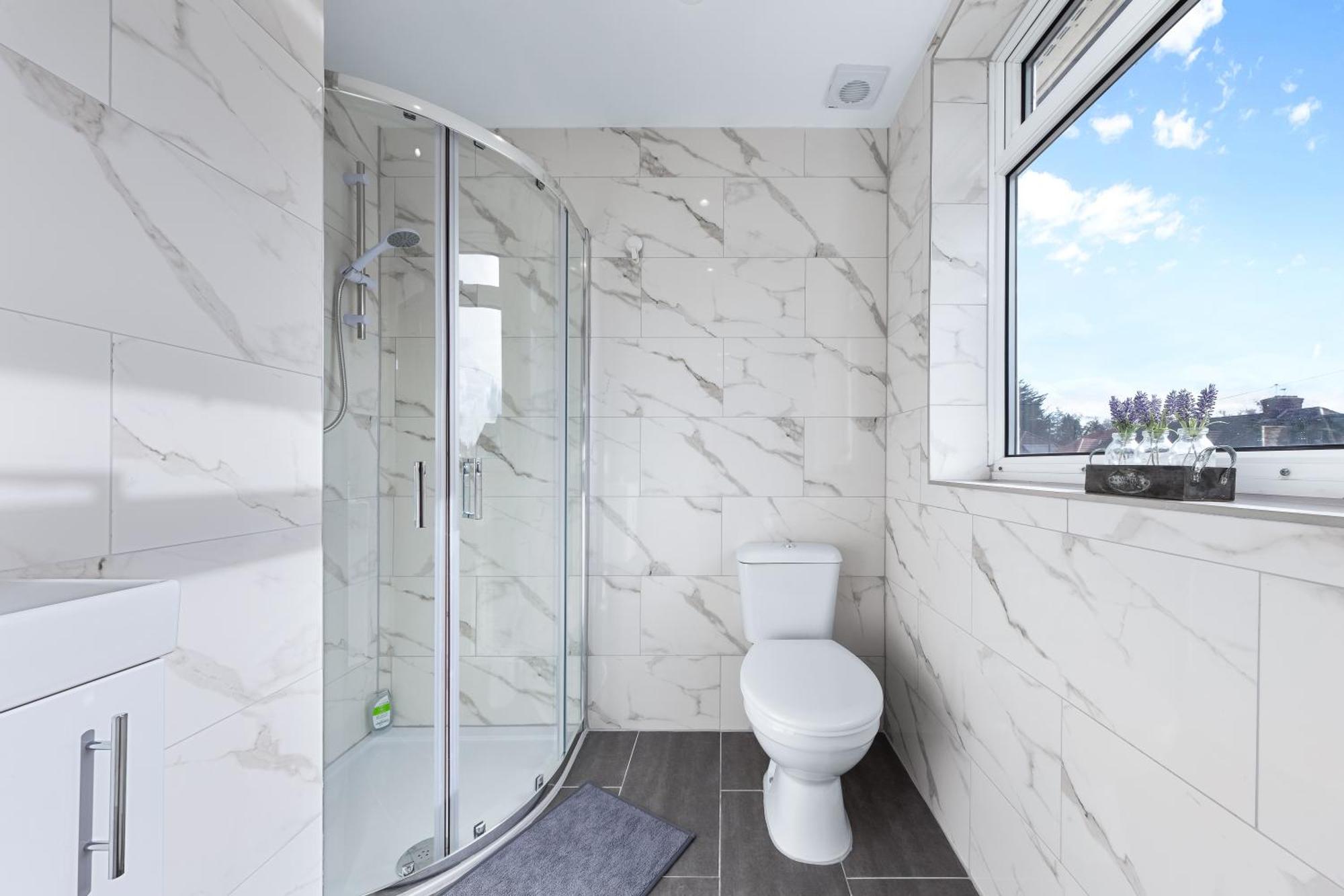 Serviced Ensuite Modern Studio - Sleeps 2 - Near Wembley Stadium - Good Transport Link To Central London - Harrow Ha3 Hatch End Ngoại thất bức ảnh