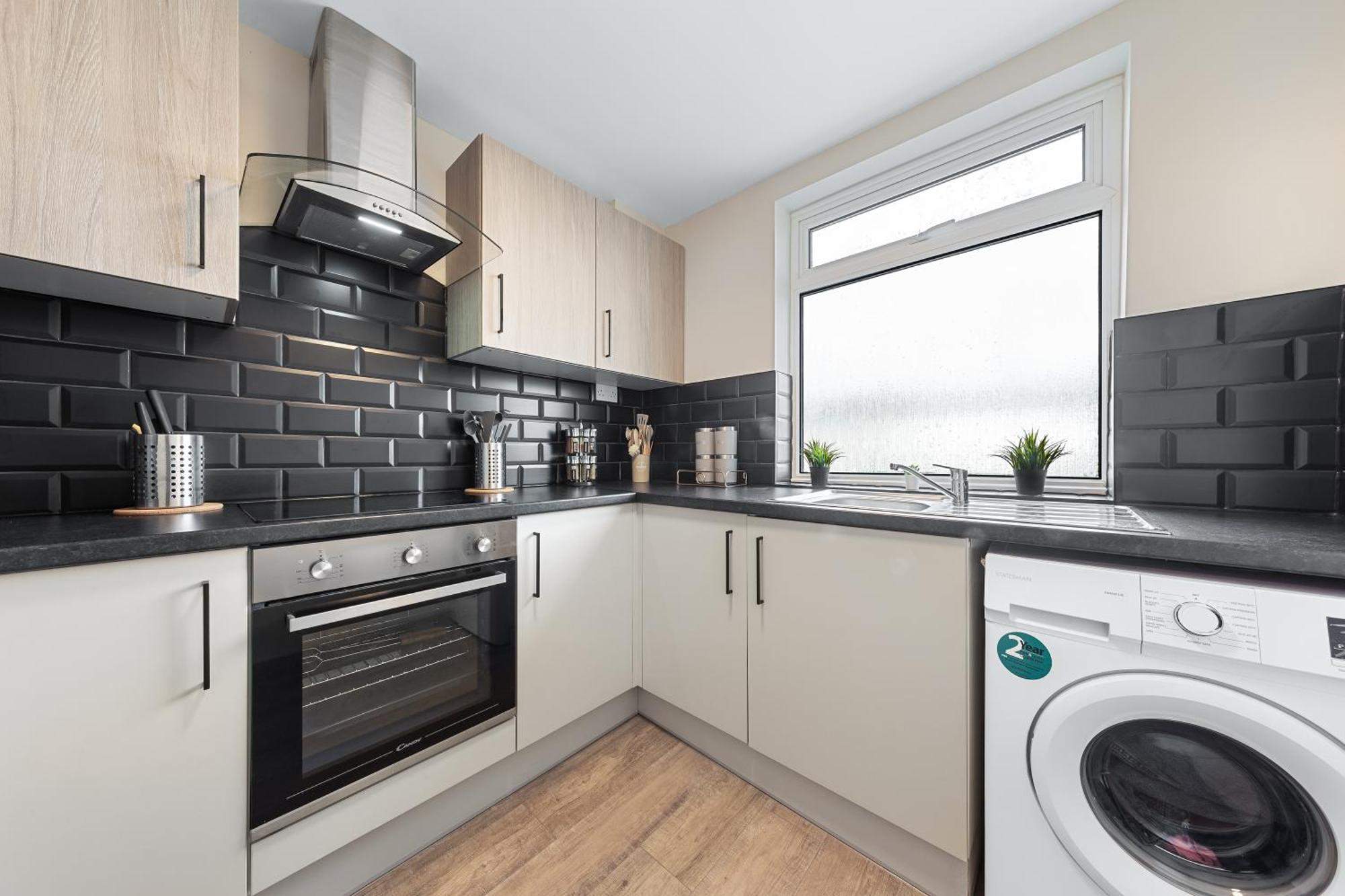 Serviced Ensuite Modern Studio - Sleeps 2 - Near Wembley Stadium - Good Transport Link To Central London - Harrow Ha3 Hatch End Ngoại thất bức ảnh
