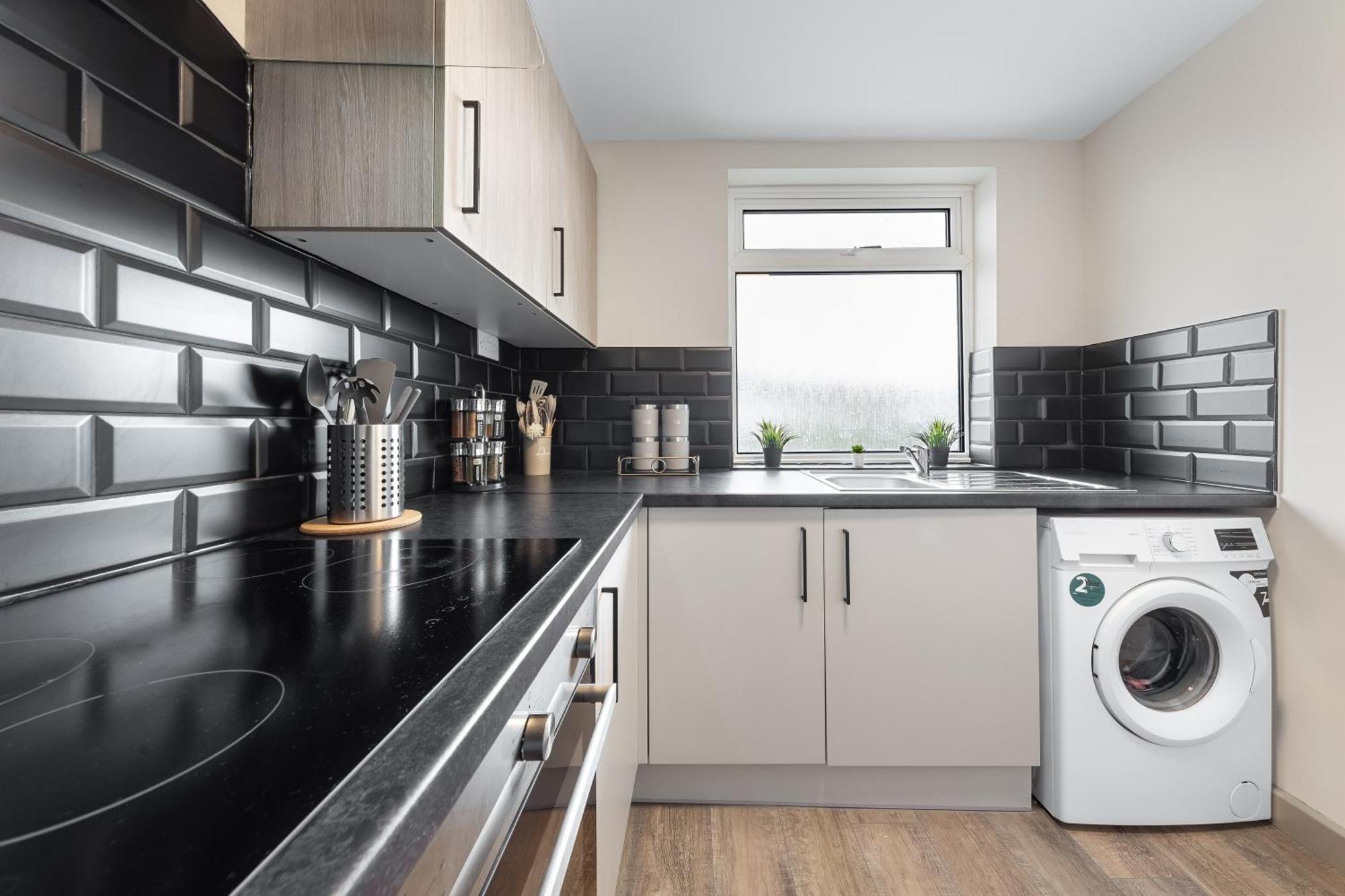 Serviced Ensuite Modern Studio - Sleeps 2 - Near Wembley Stadium - Good Transport Link To Central London - Harrow Ha3 Hatch End Ngoại thất bức ảnh